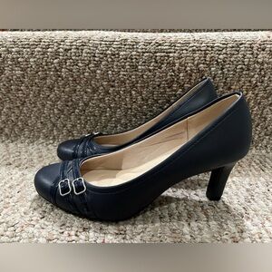 Life Stride Navy Work Essential Mid Heels Size 8.5